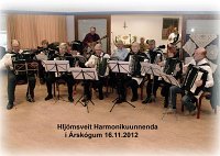 Hljómsveit Harmonikuuun enda á æfingu  16 nov 2012