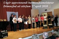 Ungir harmonikumeistarar april  2010